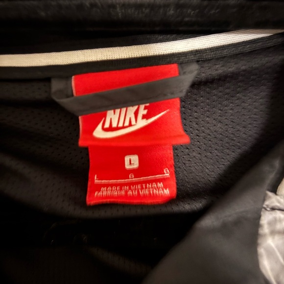 “Have a Nike Day” Men’s Graphic Black and Gray Nike Windbreaker Size Large - Picture 3 of 7